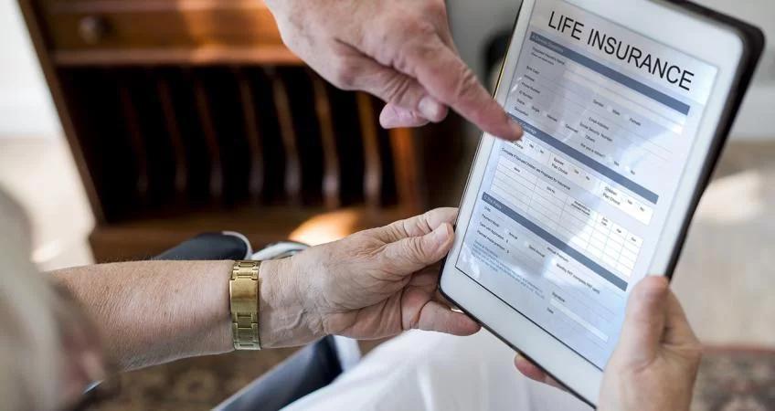 3-Things-to-Do-If-Youre-Thinking-About-Getting-Life-Insurance-v2ghj.webp